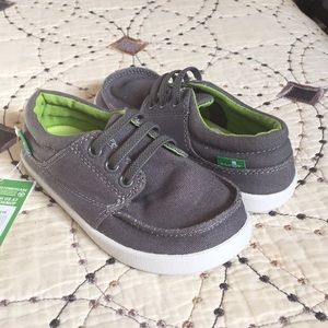 Brand New! Boys Sanuk shoes
